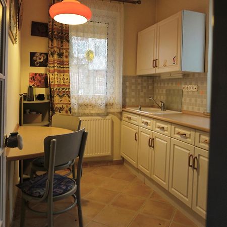 Bellevue Apartment With Ac & Heating & Terrace Budapest Esterno foto
