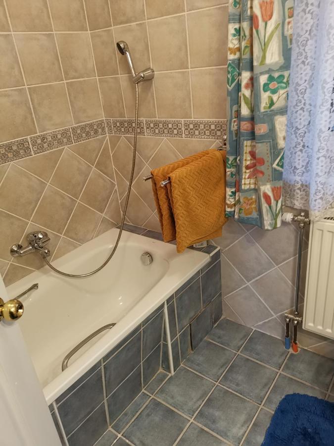 Bellevue Apartment With Ac & Heating & Terrace Budapest Esterno foto